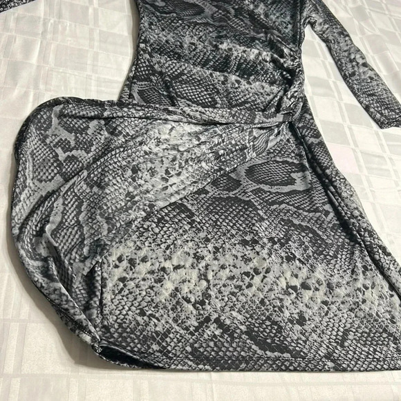 Vintage ,animal print dress, faux wrap,ruching,dark romantic,whimsigoth,event,EC - Picture 11 of 14